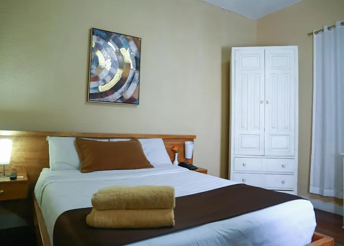 Hostal Loro Verde